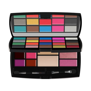 Maybelline New York Fit Me 12Hr Oil Control Compact, 220 Natural Beige (8 Gm)